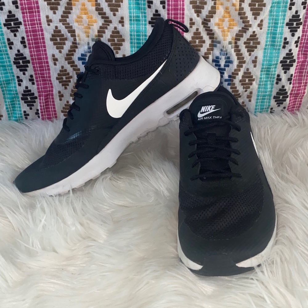 Air Max Thea • NWOT • Size 9 • Black